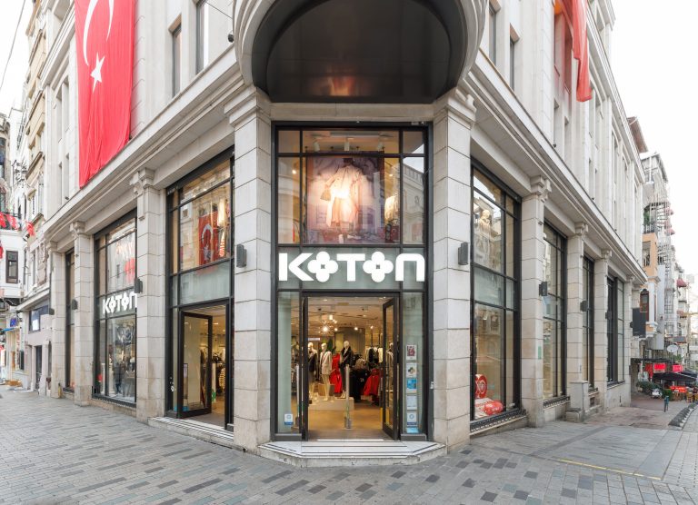 Koton Sanal Deneme Kabini Uygulamasını Hayata Geçirdi.