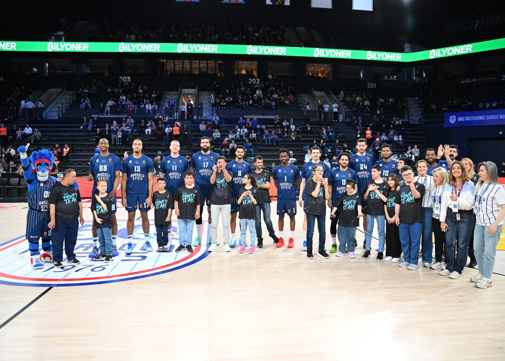 Players of Anadolu Efes and Partizan compete for the ball during the Euroleague week 36 match in Istanbul, Turkiye on April 8, 2026.
